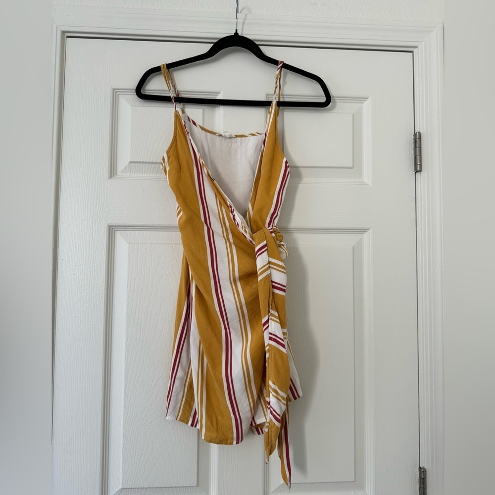 Yellow stripe tie knot dress